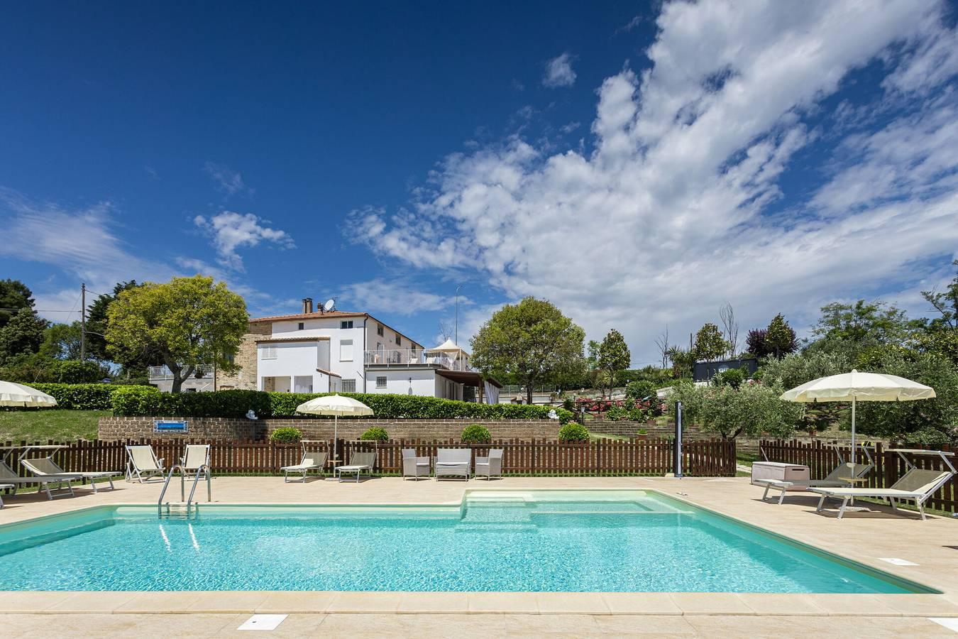 Vakantiehuis in Carassai vanaf 621€ per nacht