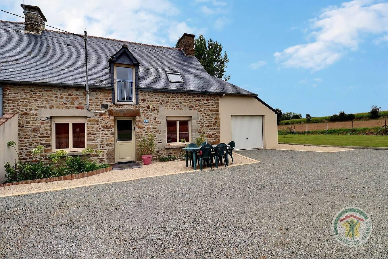 Vakantiehuis in Saint-Broladre vanaf 64€ per nacht